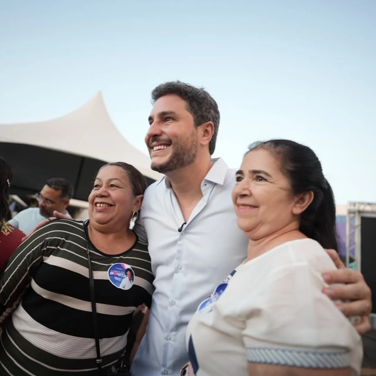 Com apoiadoras durante agenda no interior